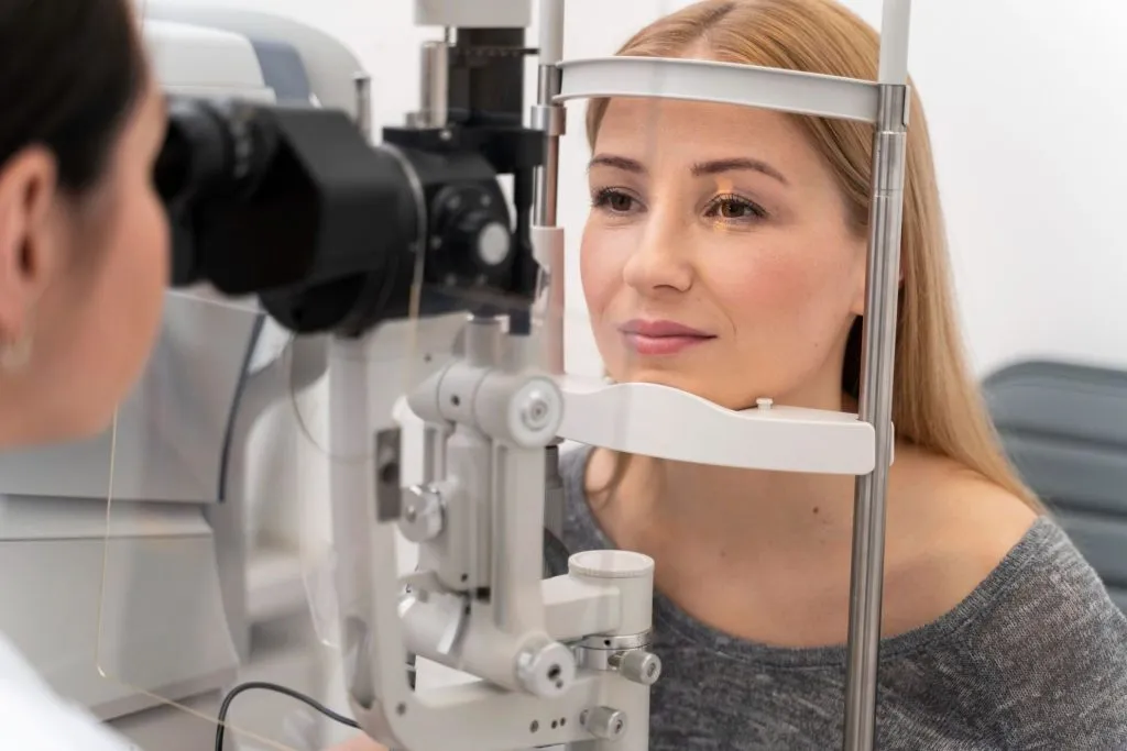 Ai nevoie de o operație de cataractă? Află ce presupune această procedură!