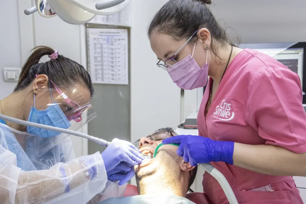   Alimentația adecvată pentru protejarea și menținerea implanturilor dentare