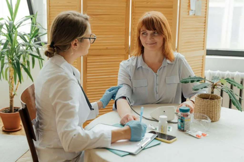 TOP 6 avantaje ale asistenței medicale la domiciliu
