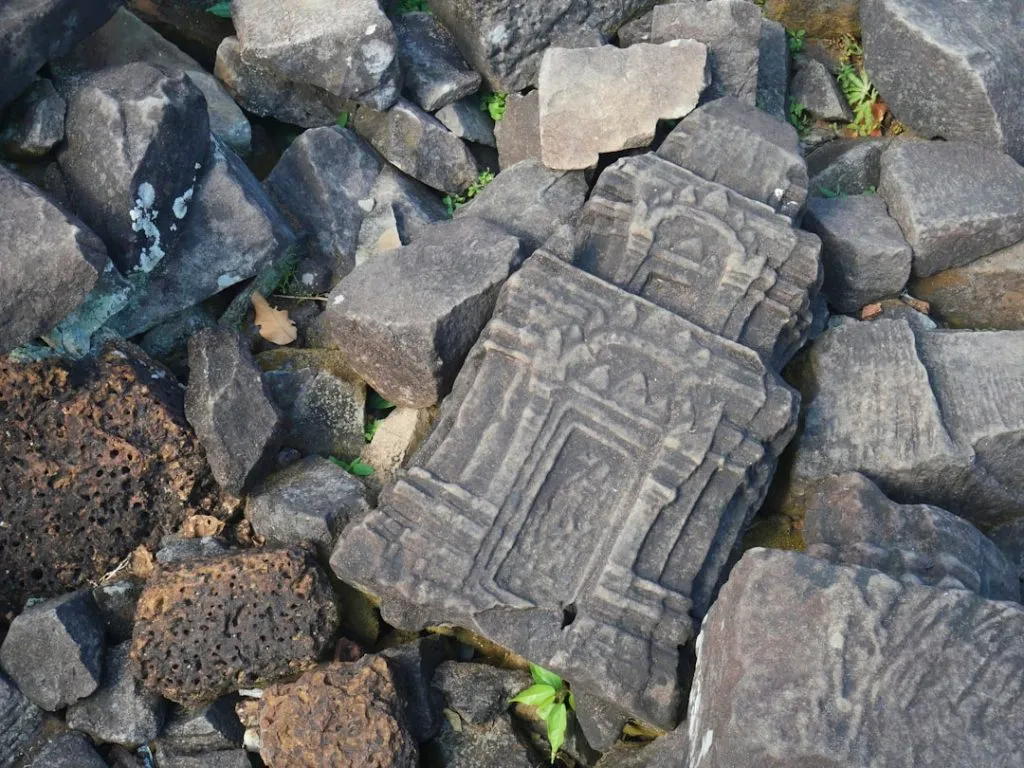 Călătorii în trecut: Experiențe de vizitare a siturilor arheologice și a monumentelor istorice Photo Călătorii în trecut: Experiențe de vizitare a siturilor arheologice și a monumentelor istorice
