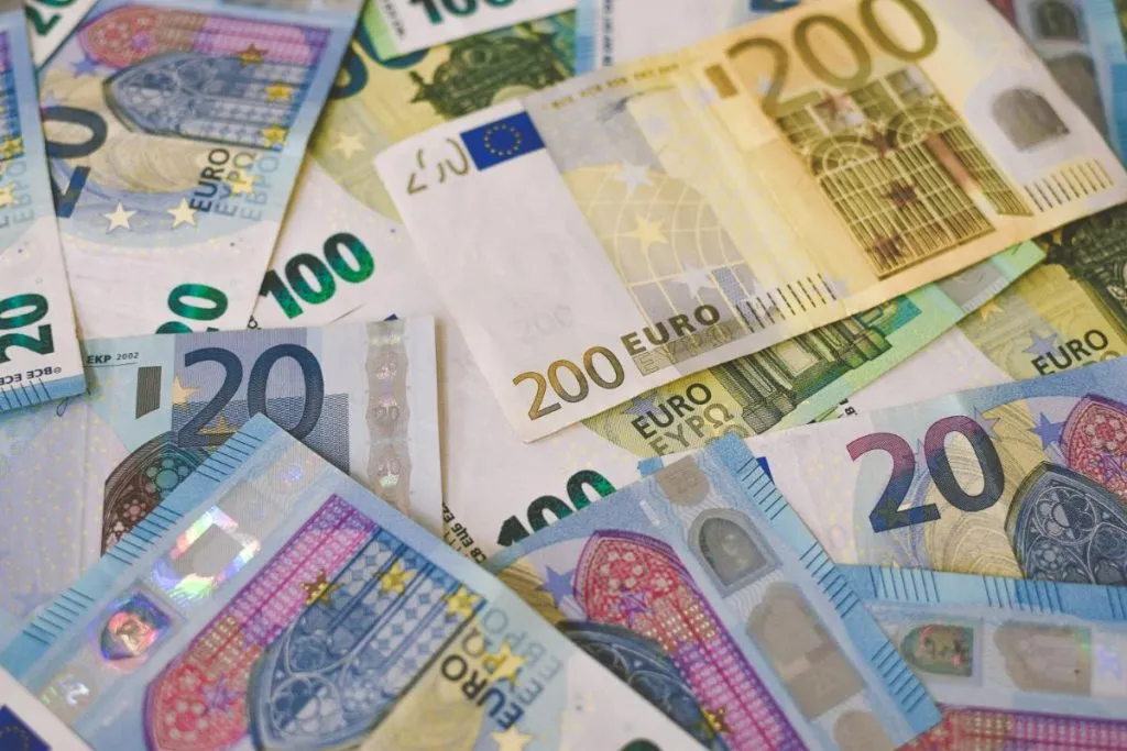 Top 5 modalități prin care poți strânge bani rapid Top 5 modalități prin care poți strânge bani rapid