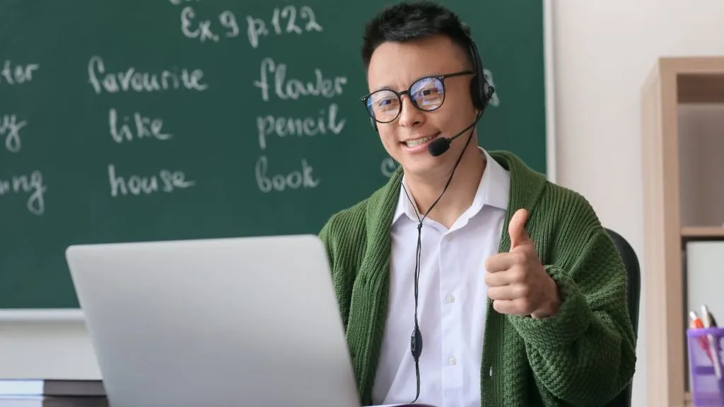Cum să integrezi învățarea limbii engleze în călătoriile tale?