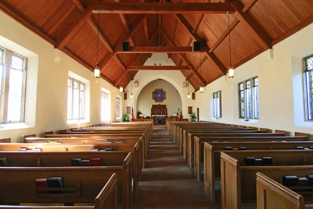 Photo 1 Wooden church 2 Traditional costume 3 Rolling hills 4 Handicrafts 5 Folk dance 6 Village life