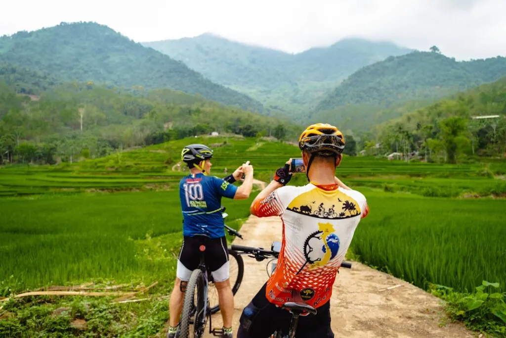 Photo Mountain biking