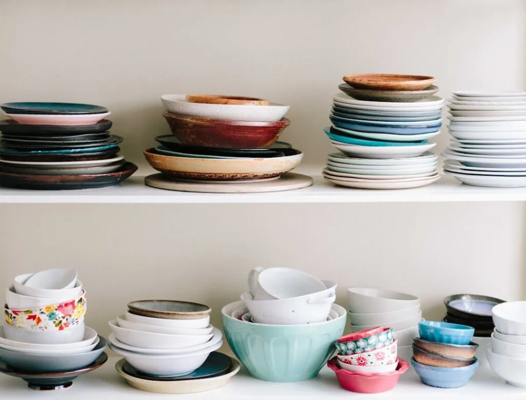 Photo Budget-friendly kitchen makeover: Painted cabinets