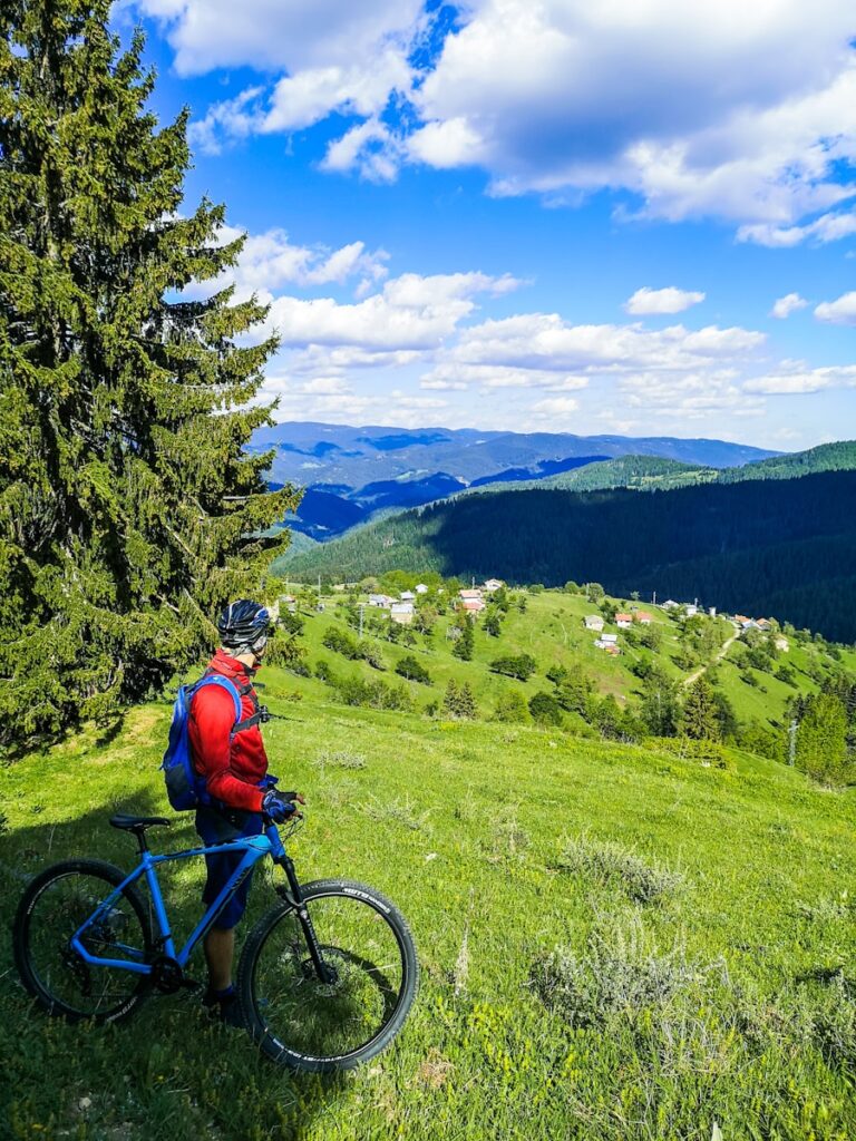 Photo How to travel through Transylvania by bicycle