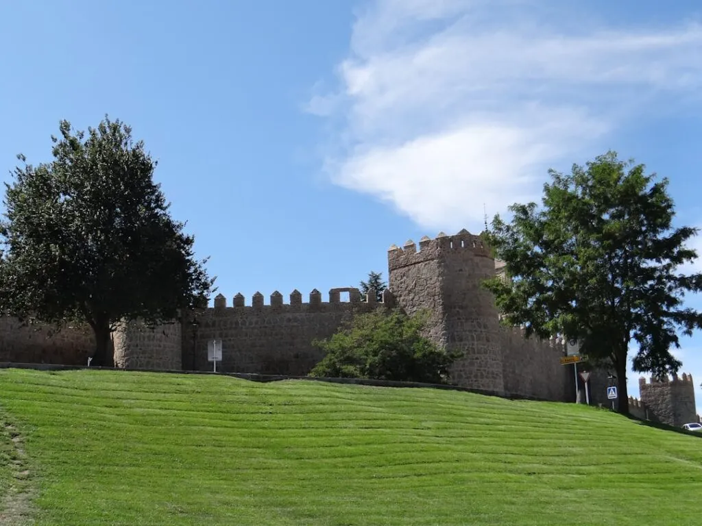 Descoperă Hunedoara într-un weekend Photo Corvin Castle