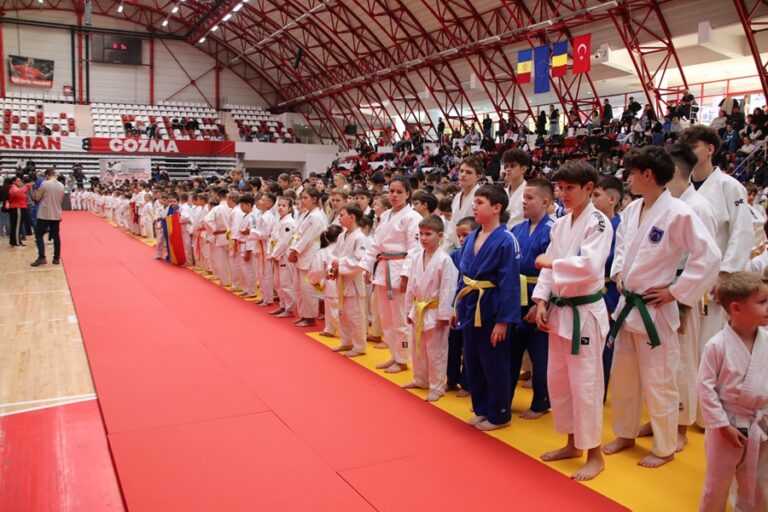 Cupa Motiuashi 2025 – Prima ediție a devenit competiție internațională! Sute de sportivi pe tatami și un moment emoționant alături de Sensei Petre Moțiu