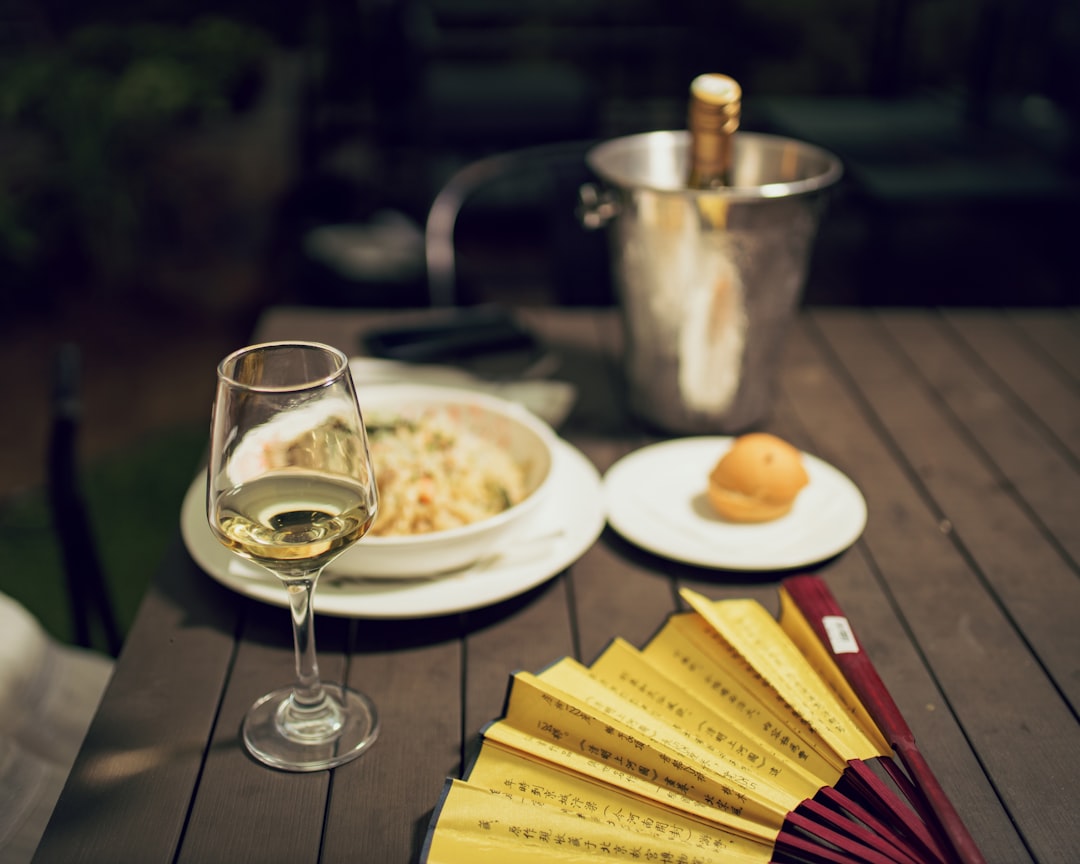 Photo wine and cheese tasting evenings