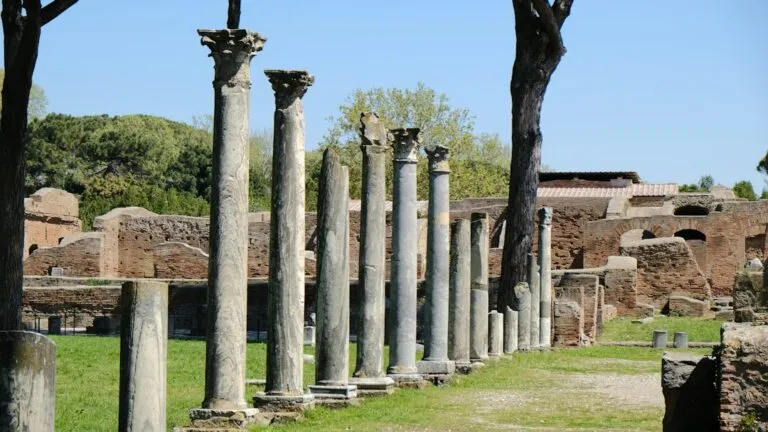 Cum să descoperi vestigiile romane de la Sarmizegetusa Regia pas cu pas Photo Sarmizegetusa Regia Roman ruins
